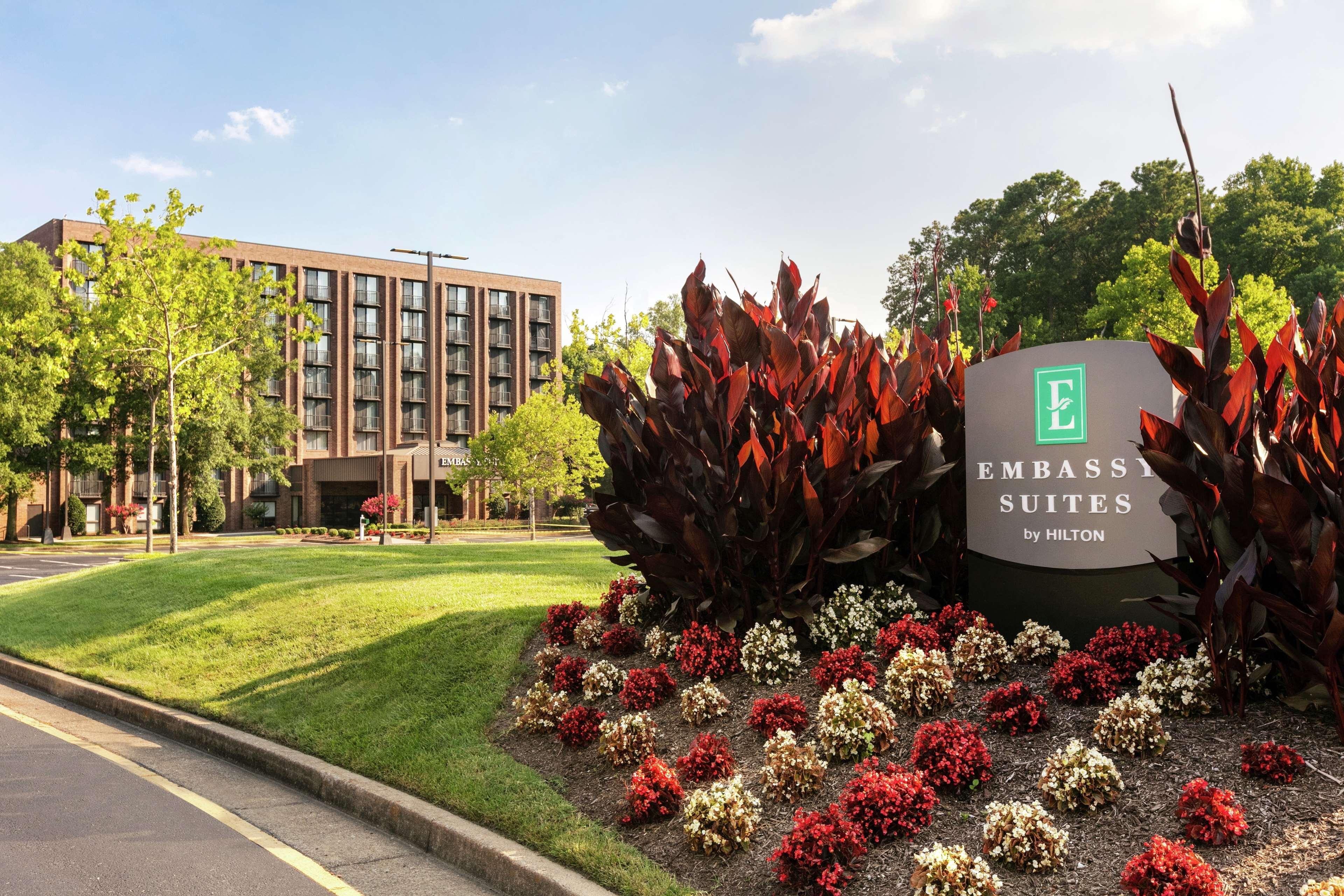 Embassy Suites By Hilton Richmond Dumbarton Exteriér fotografie