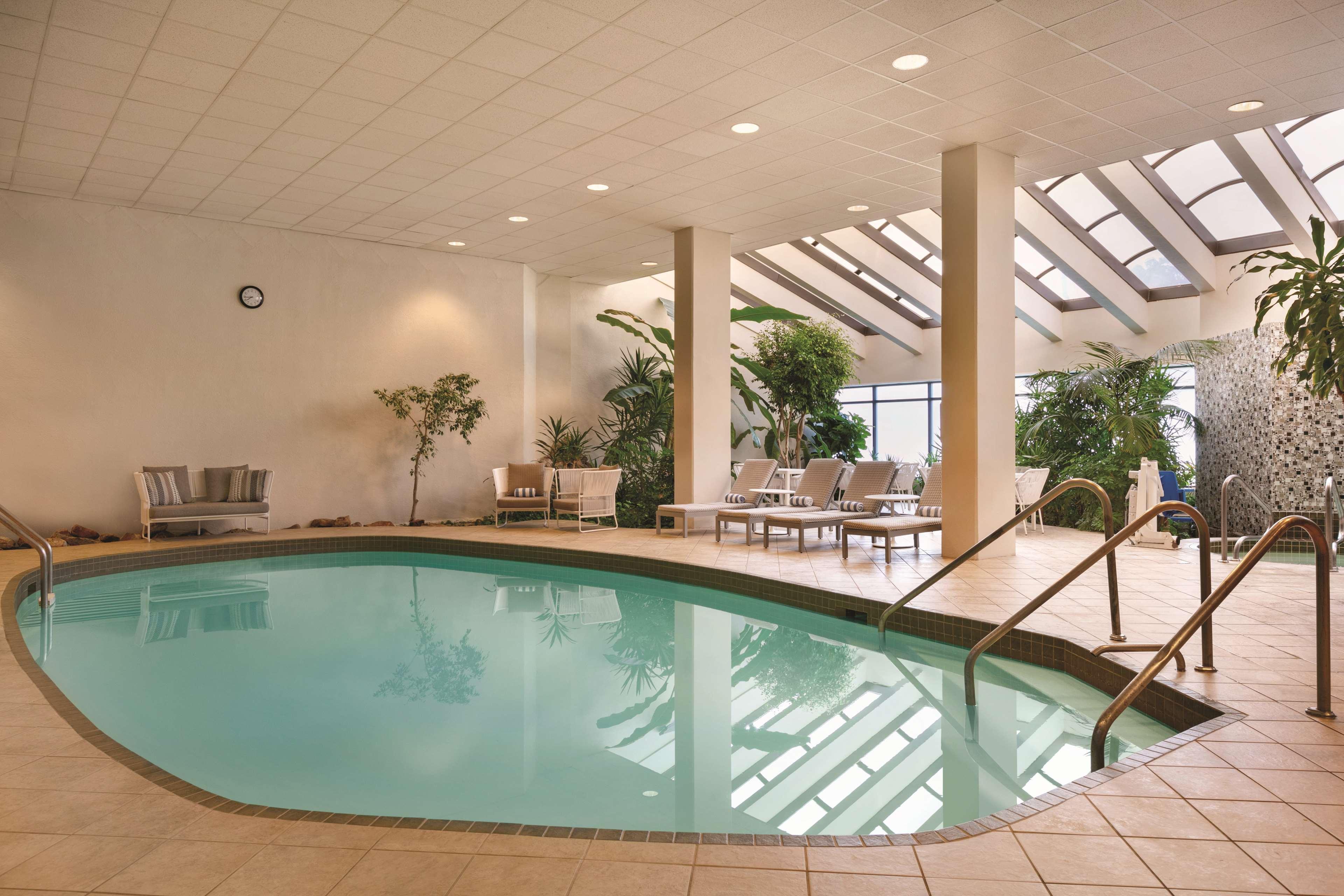 Embassy Suites By Hilton Richmond Dumbarton Exteriér fotografie