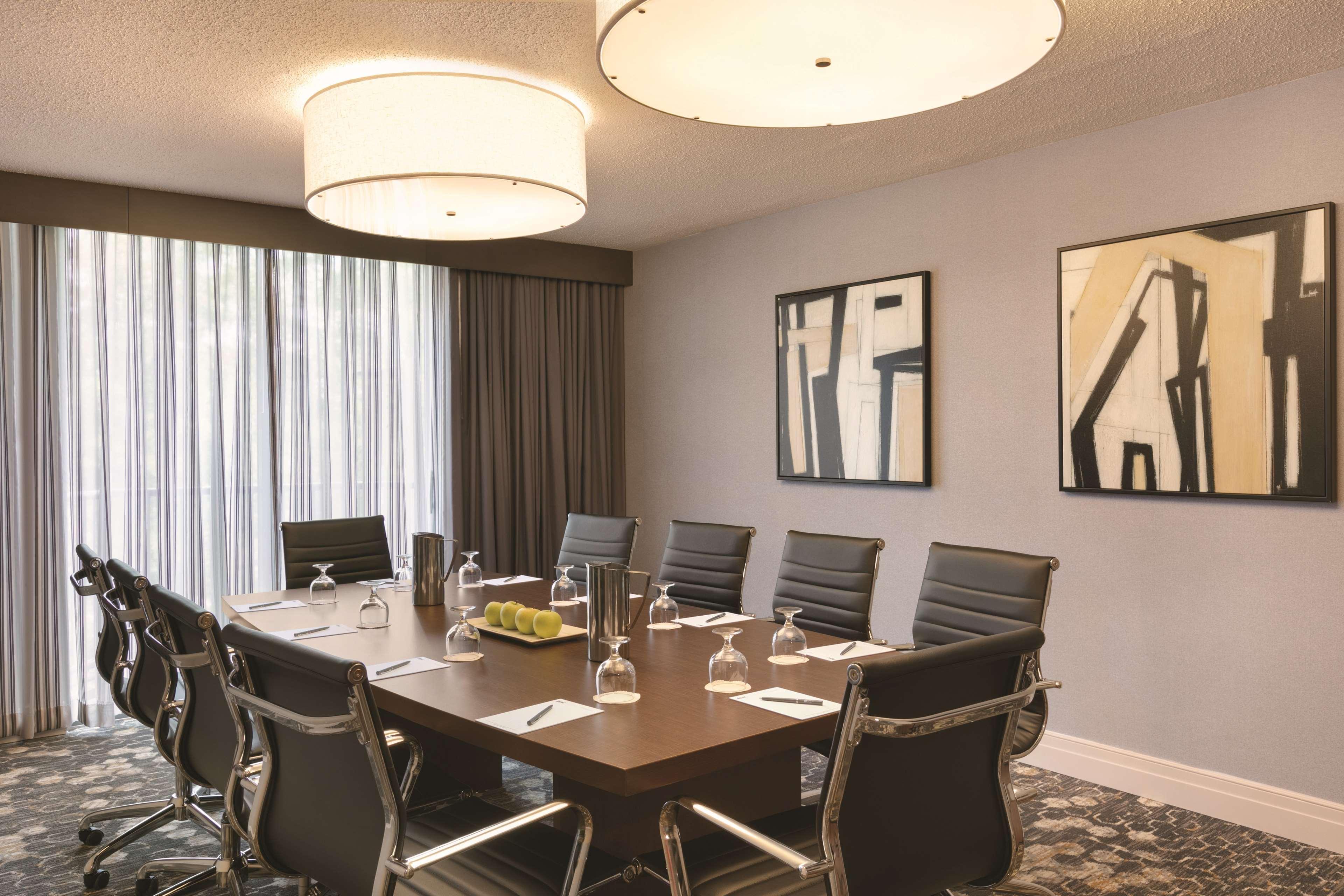 Embassy Suites By Hilton Richmond Dumbarton Exteriér fotografie