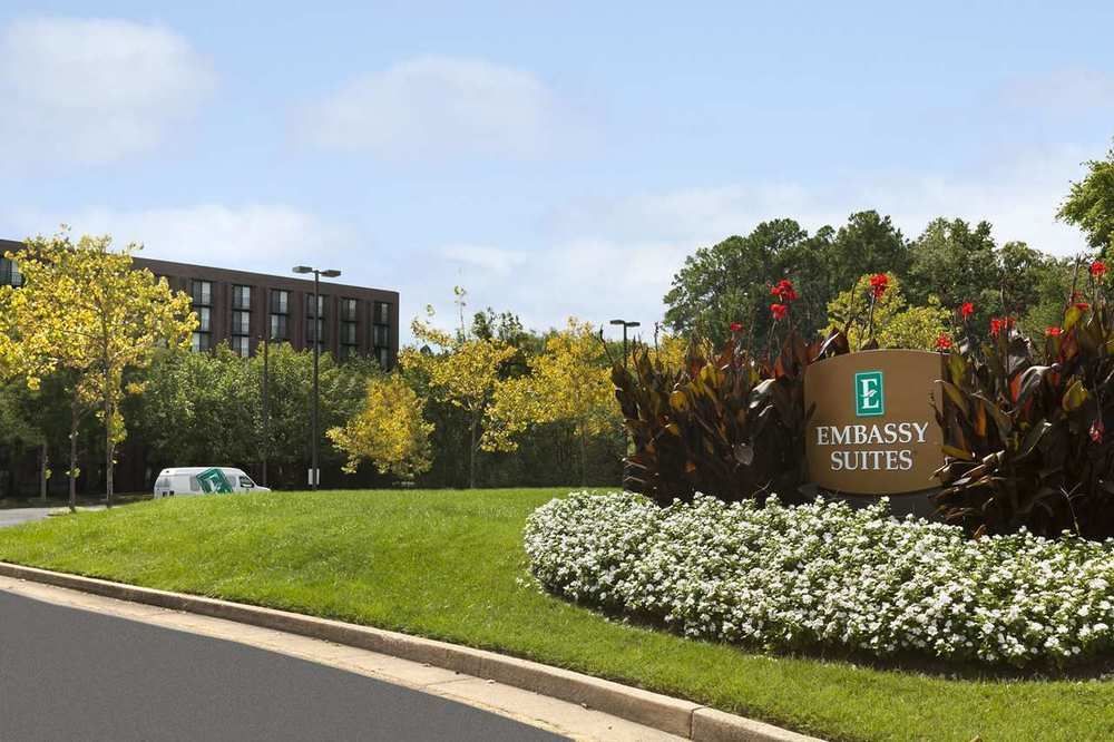 Embassy Suites By Hilton Richmond Dumbarton Exteriér fotografie
