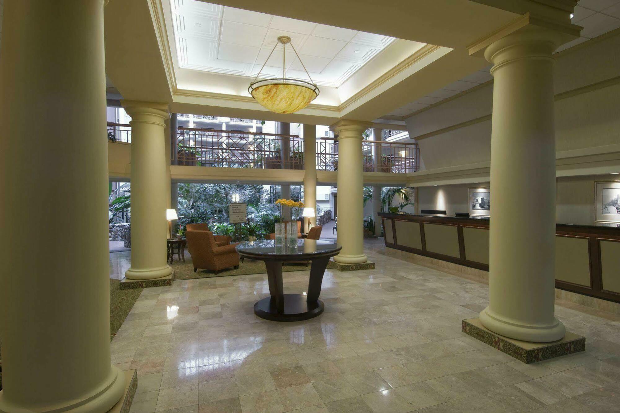 Embassy Suites By Hilton Richmond Dumbarton Exteriér fotografie
